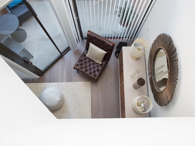 Building Photo - 101 Lombard St