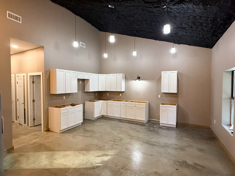 Building Photo - 1991 County Rd 2443