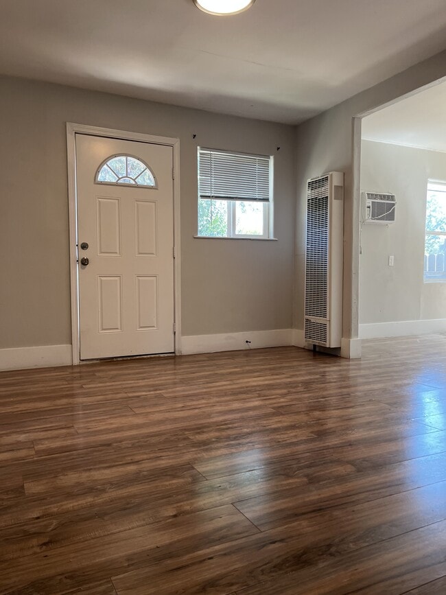 Building Photo - 2989 Elm St