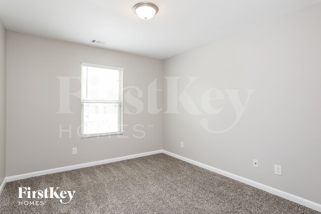 Building Photo - 4186 Woodland Park Dr SW