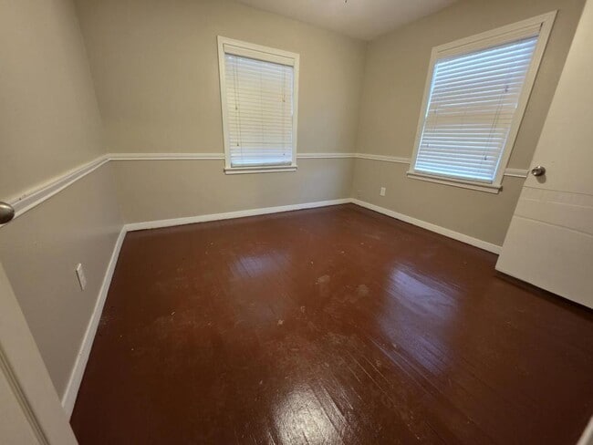 Building Photo - 555 S 9th St