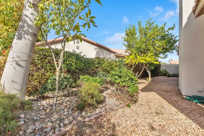 Building Photo - 74613 Waterlily Cir