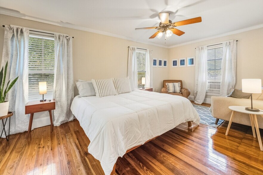 Building Photo - 220 Cleland St