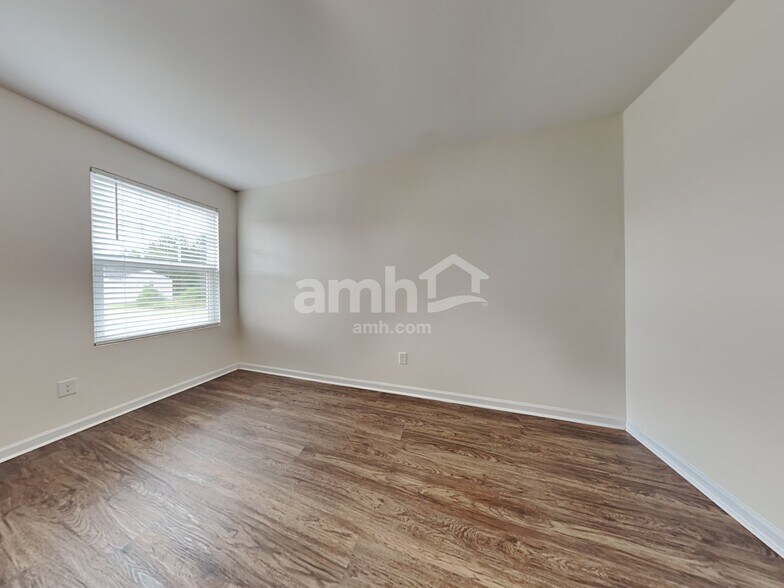 Building Photo - 107 Orion Way