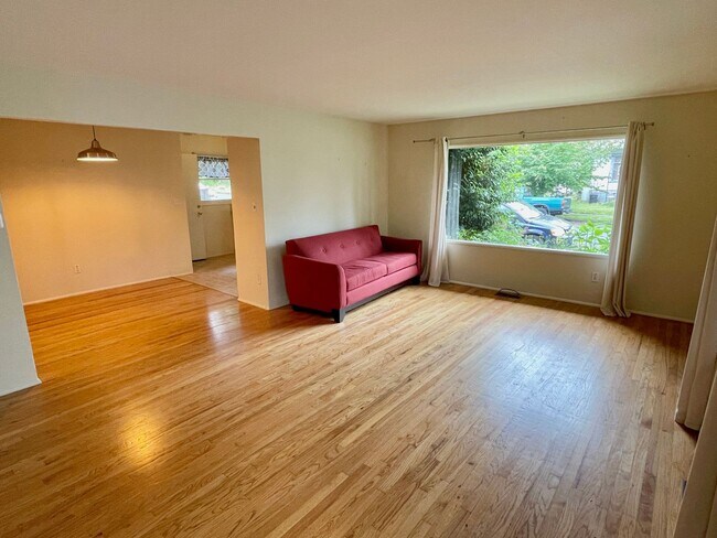 Building Photo - CURFN01