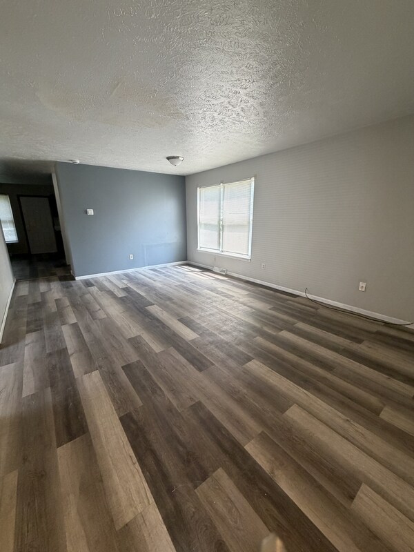 Building Photo - 9417 Marah Ave