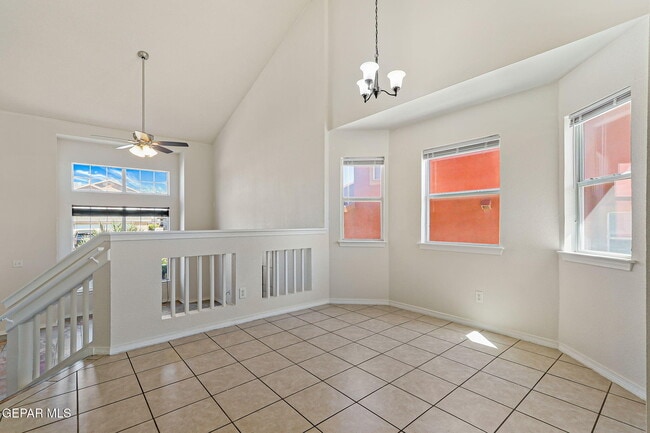Building Photo - 12720 Tierra Mina Dr