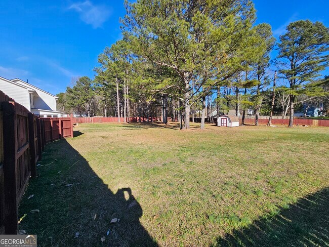 Building Photo - 611 Lora Smith Rd