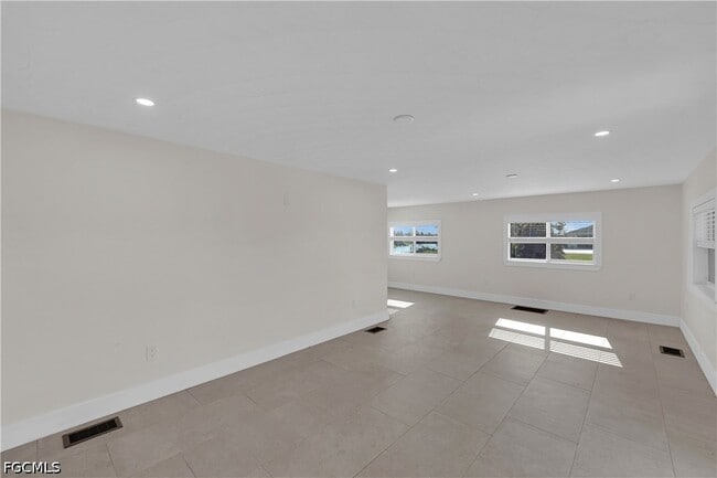 Building Photo - 2880 Eighth Ave