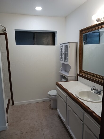 Bathrom with laundry - 31495 El Camino Real