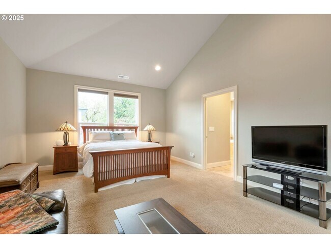 Building Photo - Gorgeous Executive Style Home in Southwest...