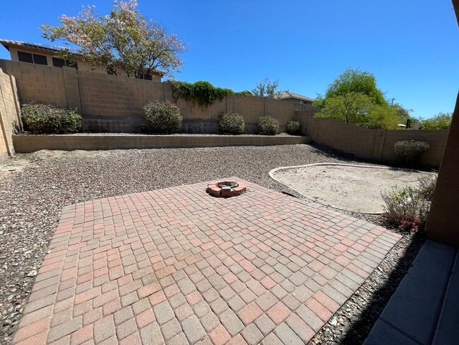 Building Photo - 4 Bedroom/2 Bath Single Level Home in Anthem! Close to freeway & TSMC Plant!