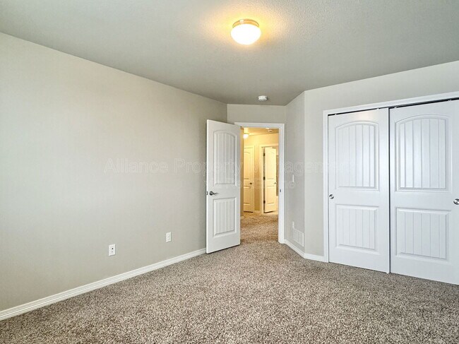 Building Photo - 6039 Jorie Rd