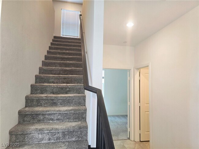 Building Photo - 2406 Bellinzona Pl