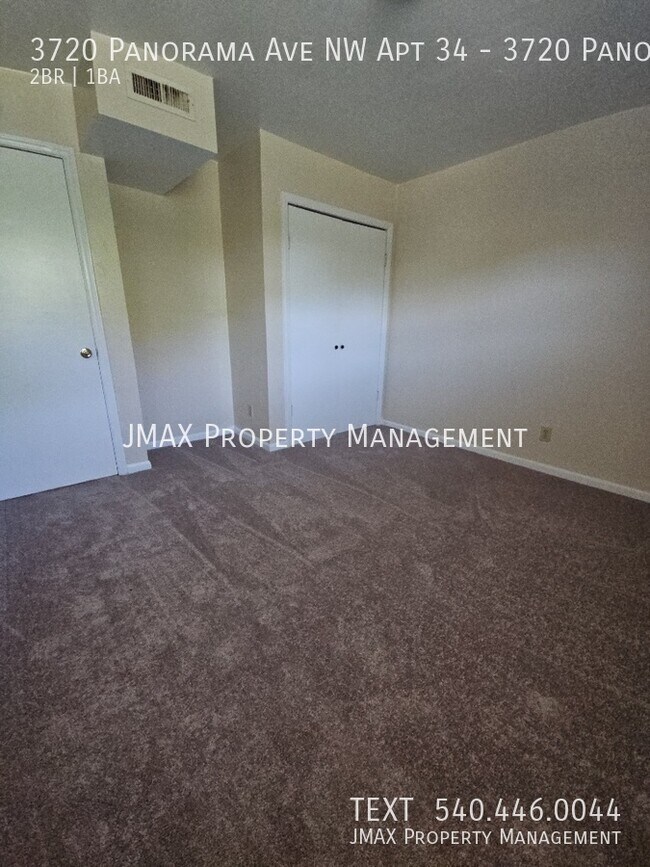 Building Photo - 3720 Panorama Ave NW