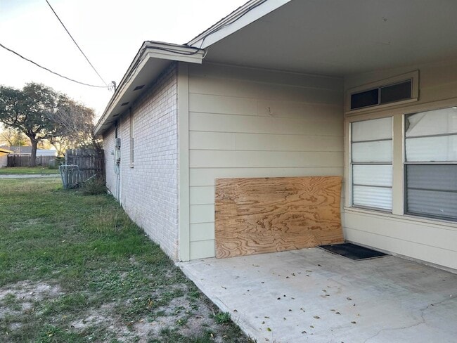 Building Photo - 125 Joe Rice Dr