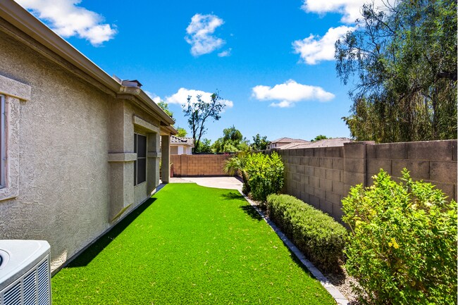 Building Photo - 3Bed/2Bath House at Ray Rd/Recker Rd! Ready for Immediate Move-In!
