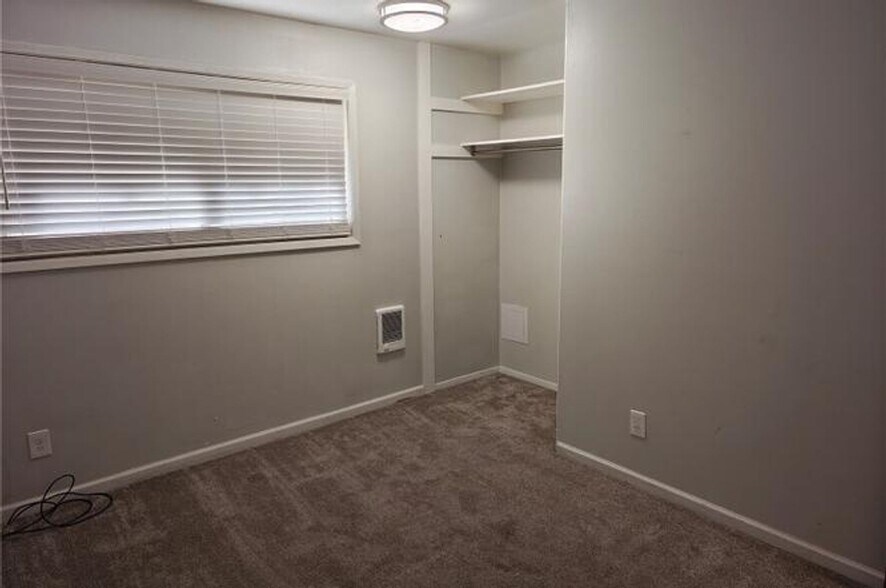 Building Photo - 205 March Dr NE