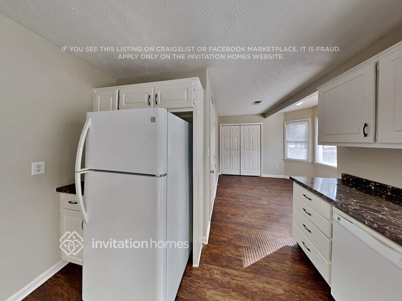 Building Photo - 230 Graystone Dr