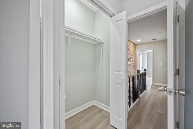 Building Photo - 328 S Macon St.