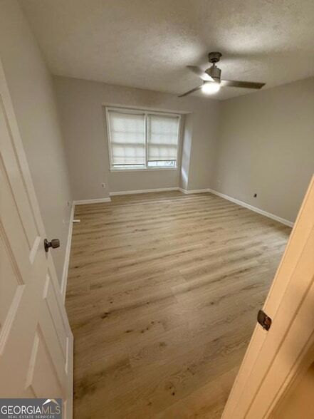 Building Photo - 977 Bramwell Ln