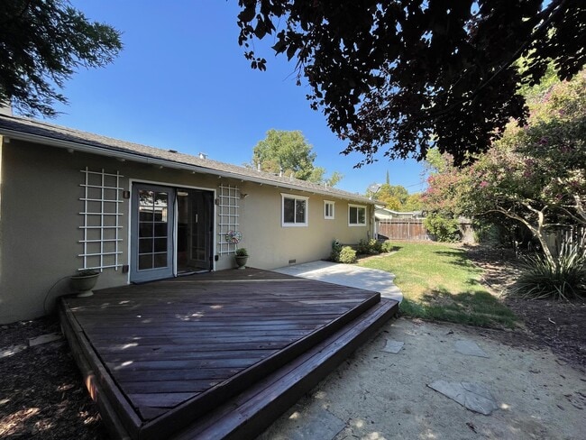Building Photo - 4 Verbena Ln