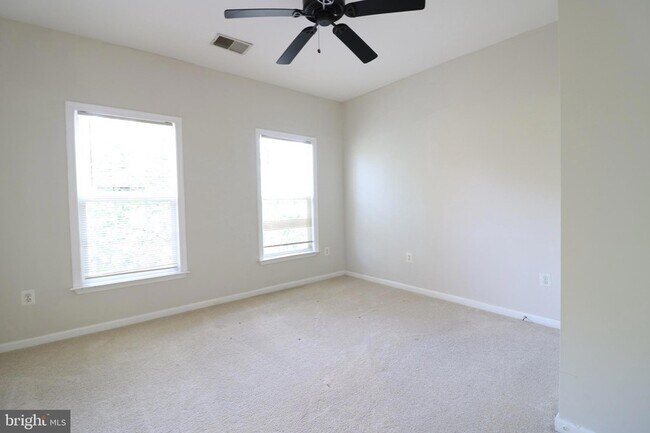 Building Photo - 22078 Vantage Pointe Pl