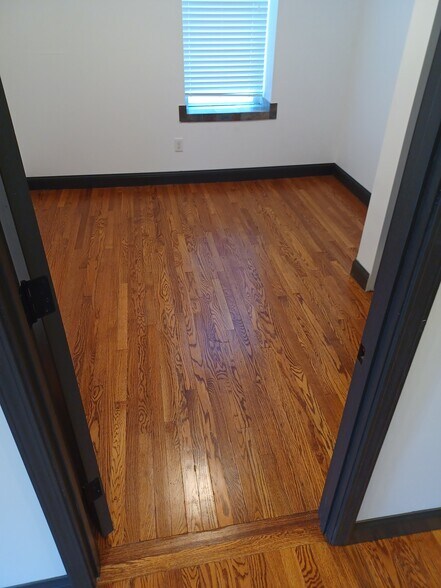 Building Photo - 4214 Chouteau Ave