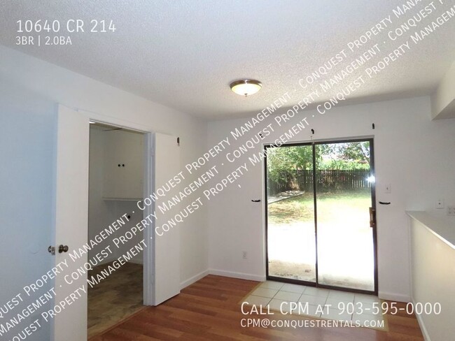 Building Photo - Updated 3 Bedroom, 2 Bath Home w/Fenced Yard!