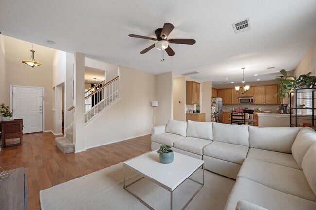 Building Photo - 14813 Mistletoe Heights Dr
