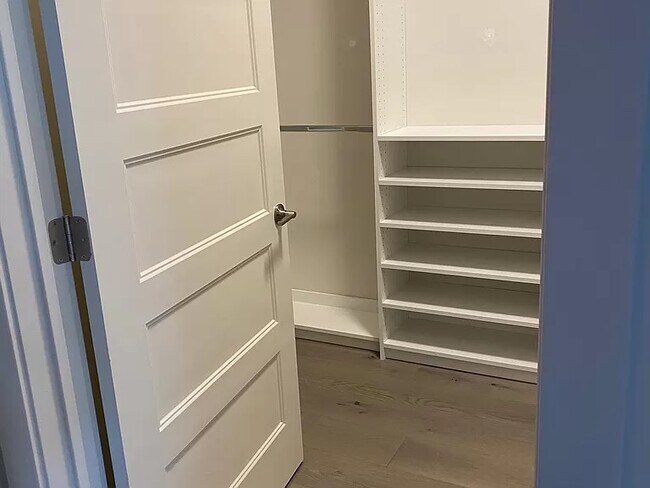 Building Photo - 575 S Goddard Blvd