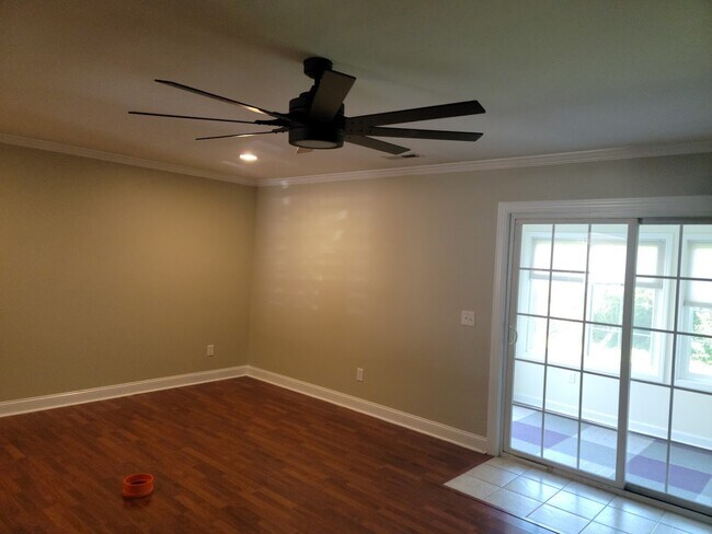Living room - 2051 Cambria Dr