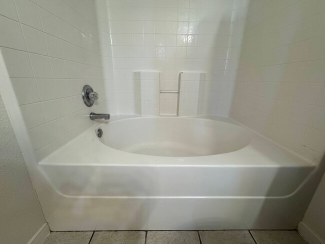 Building Photo - 311 Cedar Ridge Dr