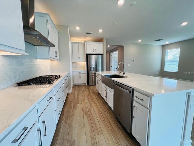 Building Photo - 4567 Tivoli Dr