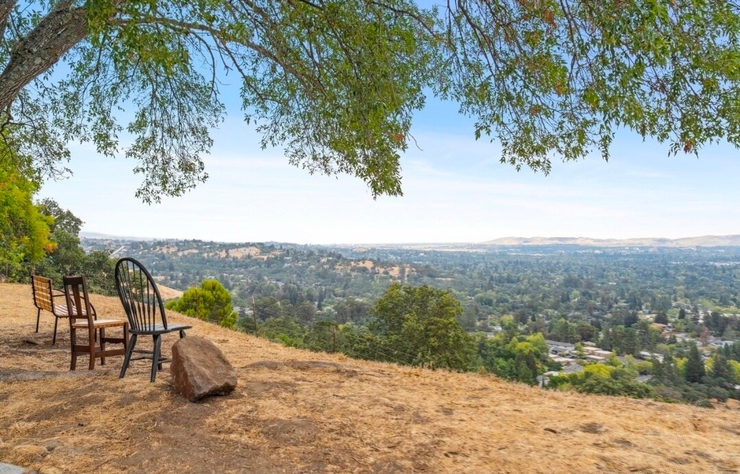 Building Photo - 1935 Everidge Ct