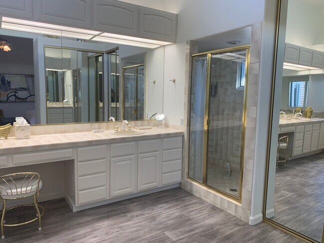 Master Bathroom - 7635 Draper Ave