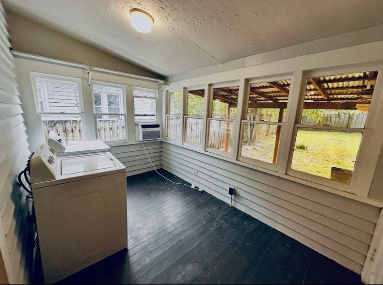 Building Photo - 1047 Fleece Pl