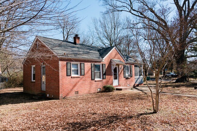 Building Photo - LEASING SPECIAL: 1/2 MONTH FREE IF SIGNED BY 8/10/2026