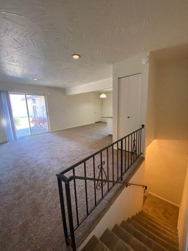 Building Photo - SINGLE FAMILY HOME ON HILLCREST (APP#72)