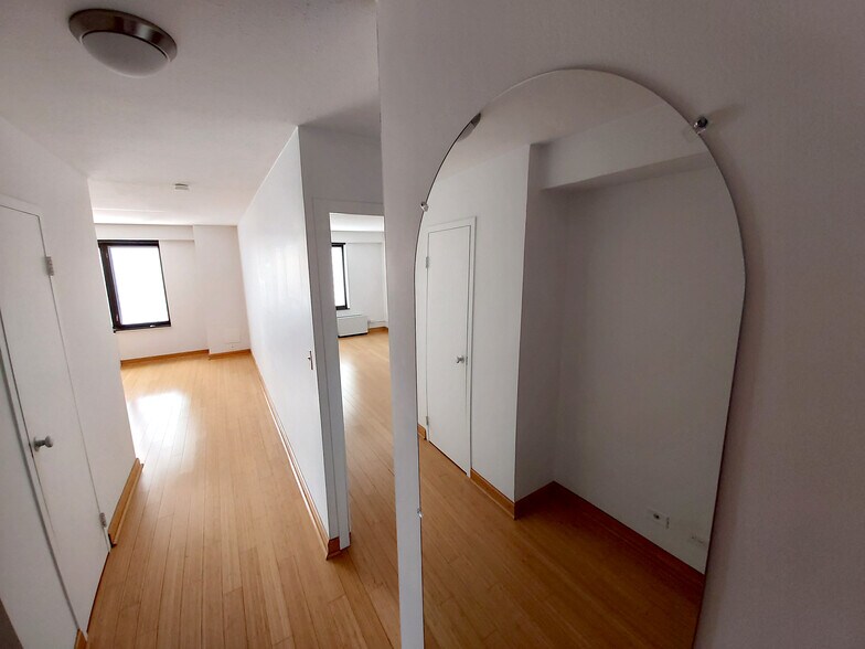 Entrance - 3100 N Lake Shore Dr