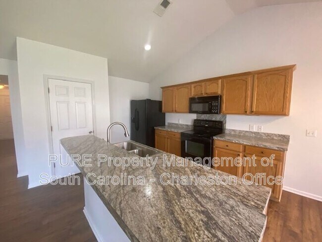 Building Photo - 1604 Ashley Ct