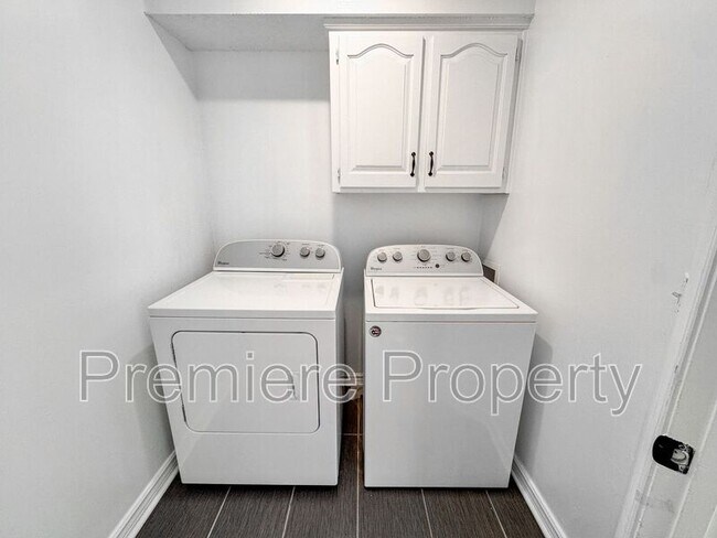 Building Photo - 15350 Riley St