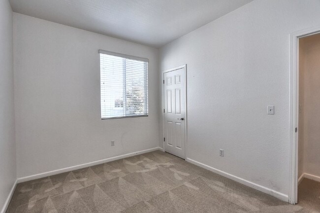 Building Photo - High Demand Park Place Home for Rent!