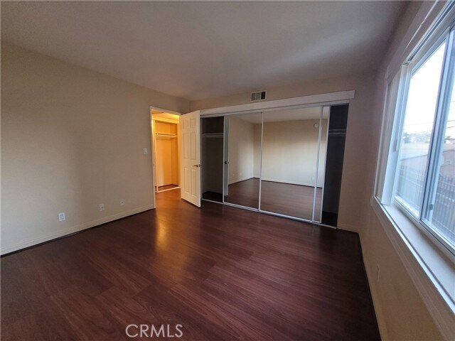 Building Photo - 11041 La Maida St