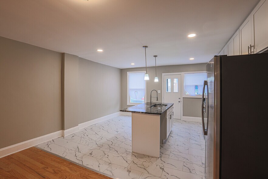 Building Photo - 130 Reedbird Ave