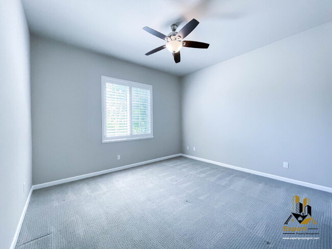 Building Photo - 6064 Cohasset Dr