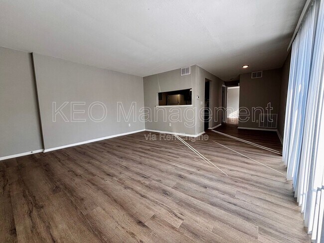 Building Photo - 4420 Flowerdale Ave