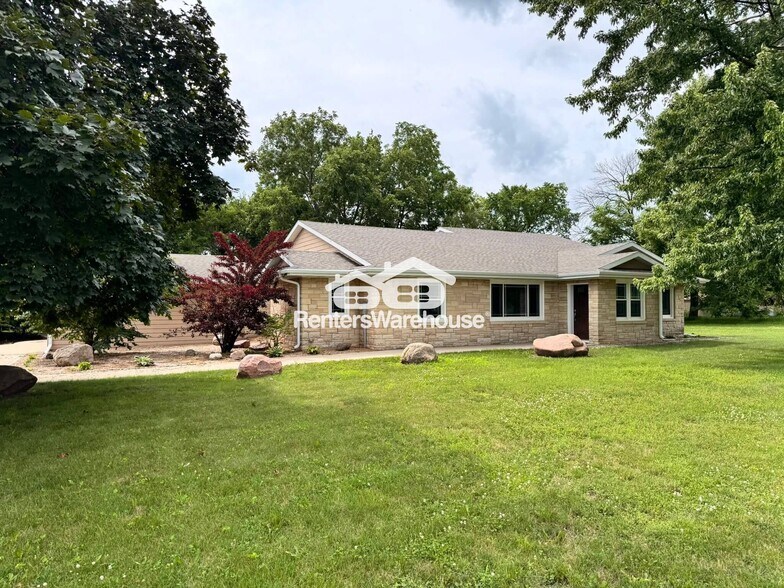 Primary Photo - 4070 NE Alice's Rd