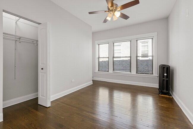 Building Photo - 3048 W Leland Ave
