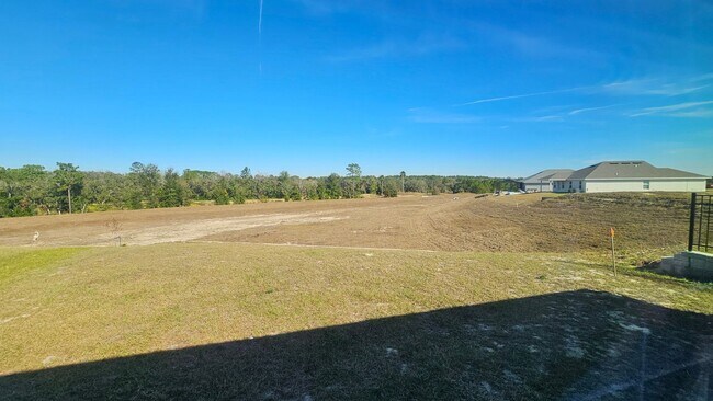 Building Photo - Spacious 4BR Golf Course Home in Beverly H...